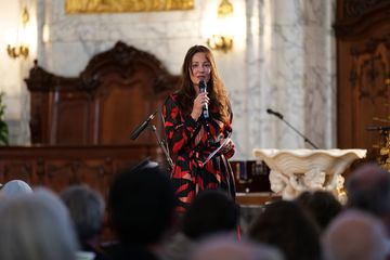 Journalistin Sabrina Staubitz führte als Moderatorin souverän durch den Abend.